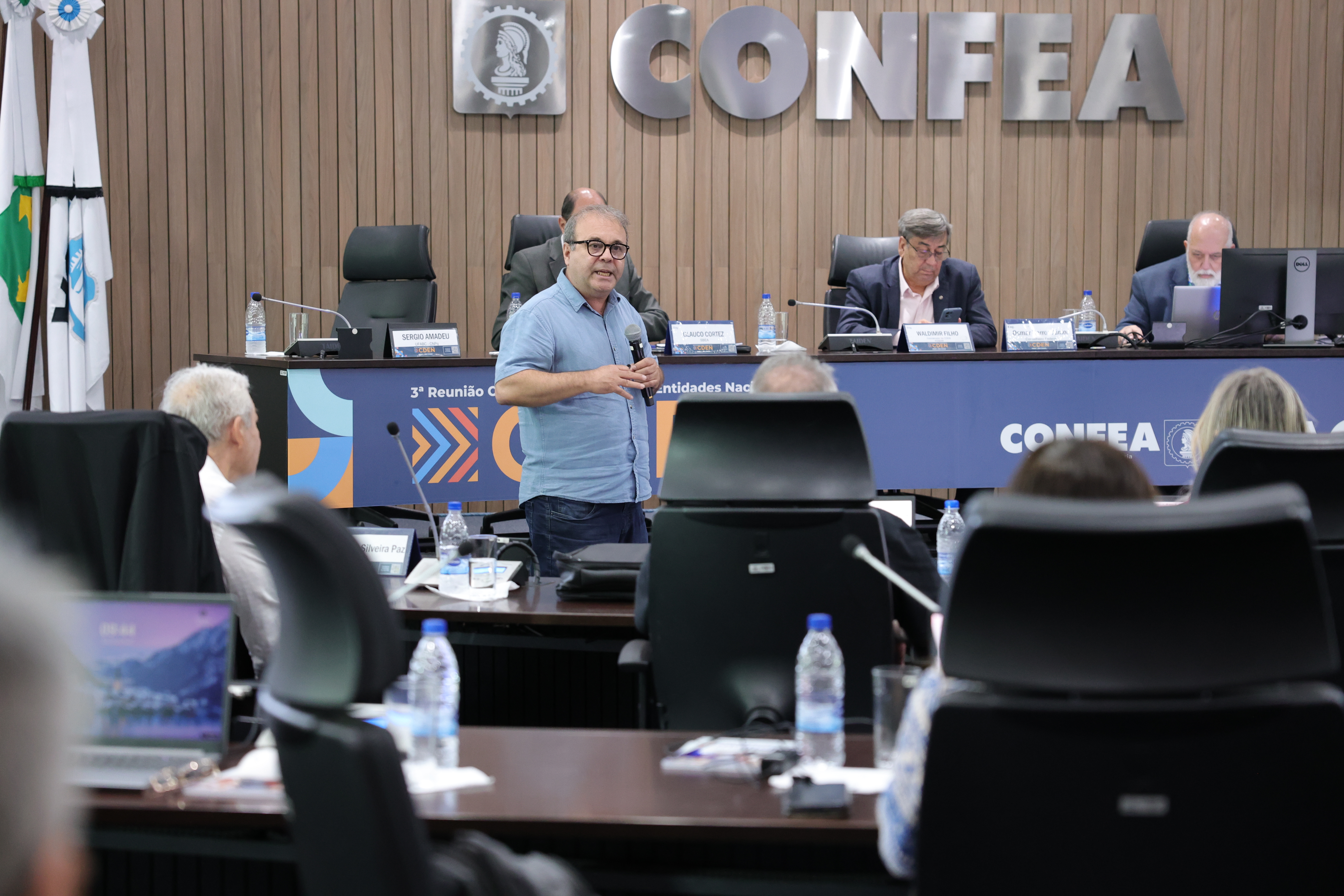 Representantes do CDEN durante reunião sobre soberania digital e engenharia